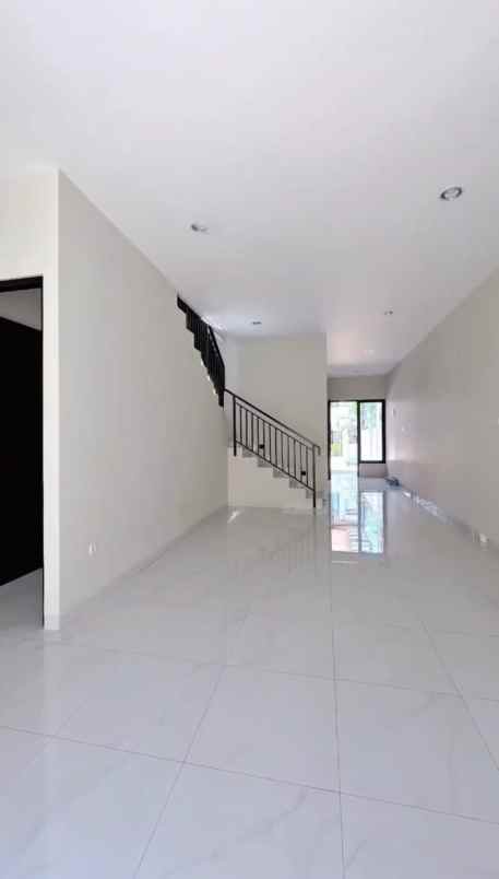 dijual rumah kav dki meruya utara jakbar