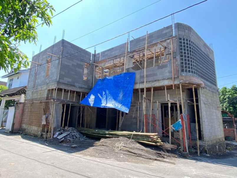 dijual rumah kayen kaliurang km 7