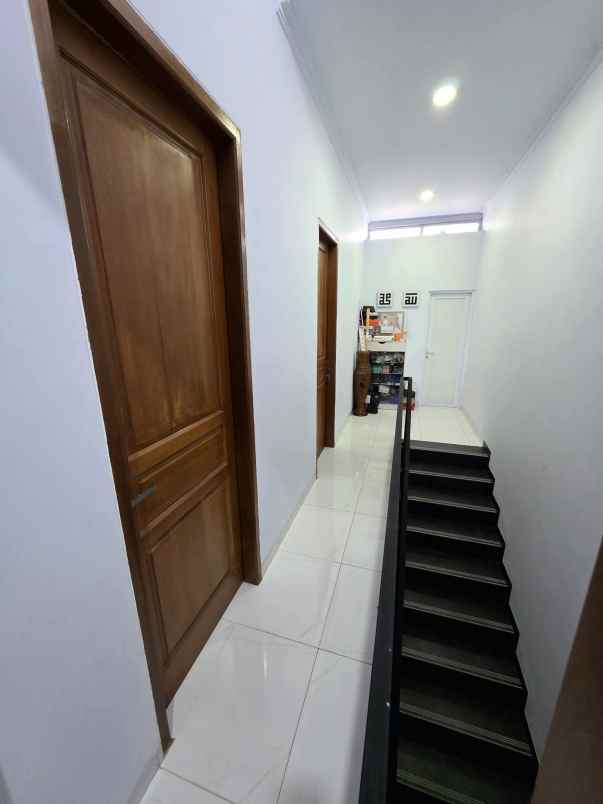 dijual rumah kebon baru