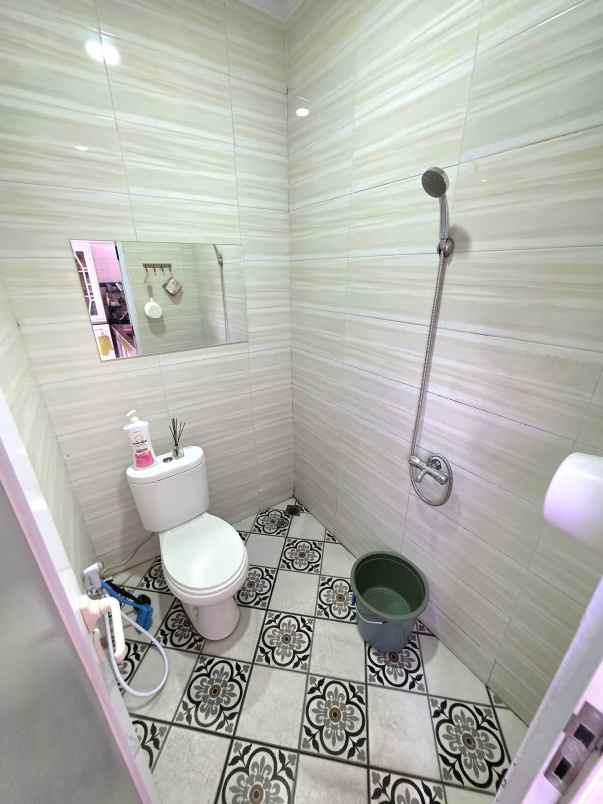 dijual rumah kebon baru