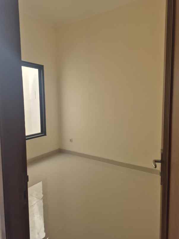 dijual rumah kelapa hybrida kelapa gading