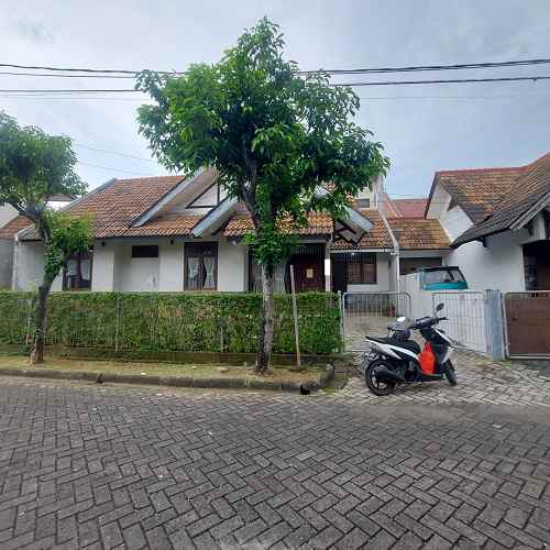 dijual rumah kemang pratama bekasi