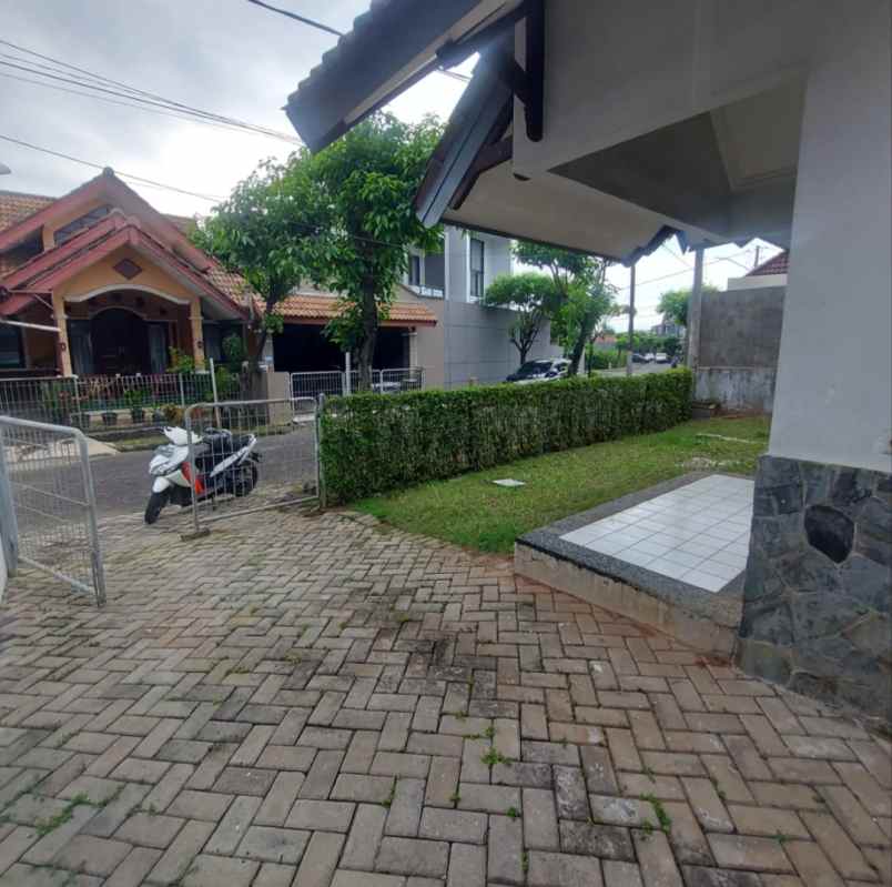 dijual rumah kemang pratama bekasi