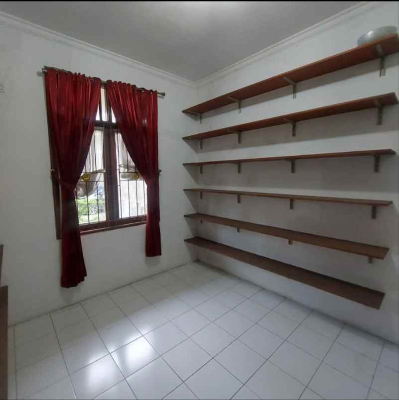 dijual rumah kemang pratama bekasi