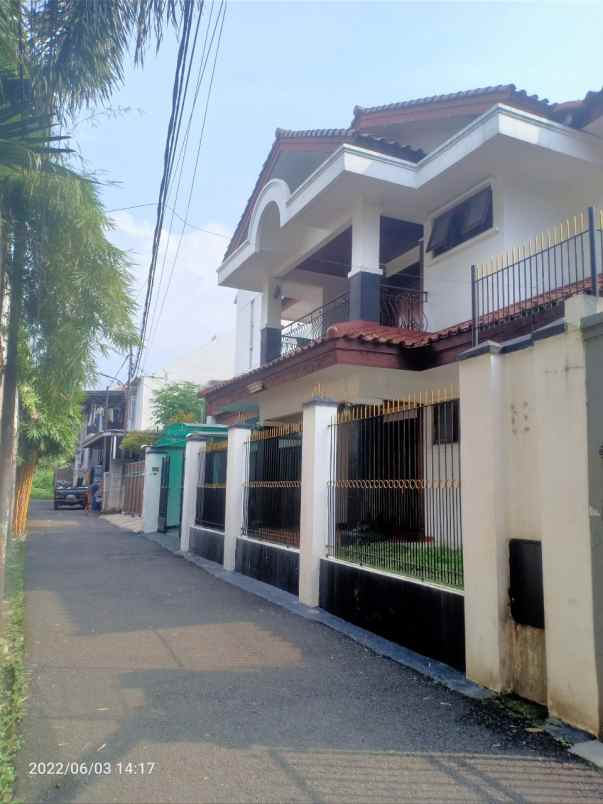 dijual rumah kemang selatan bangka