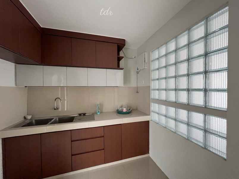 dijual rumah klampis wisma