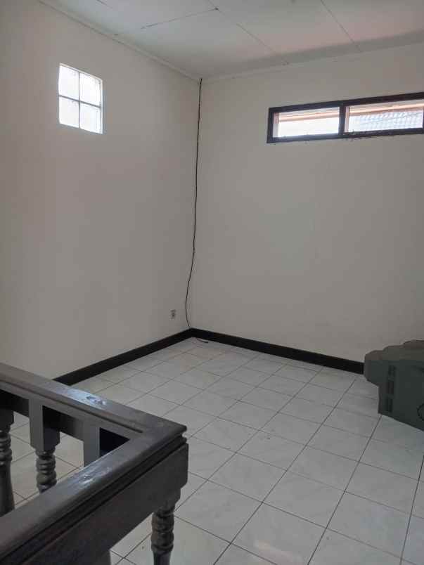 dijual rumah komplek arcamanik endah