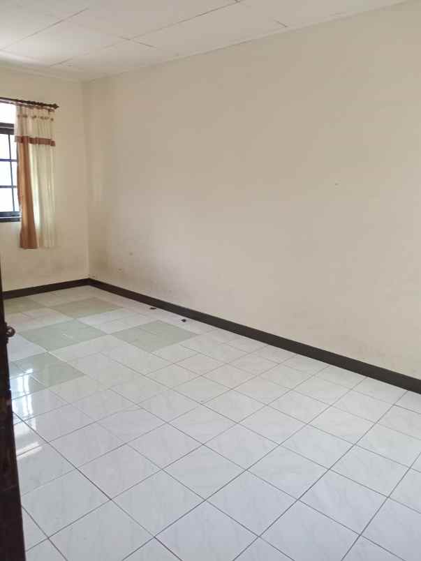 dijual rumah komplek arcamanik endah