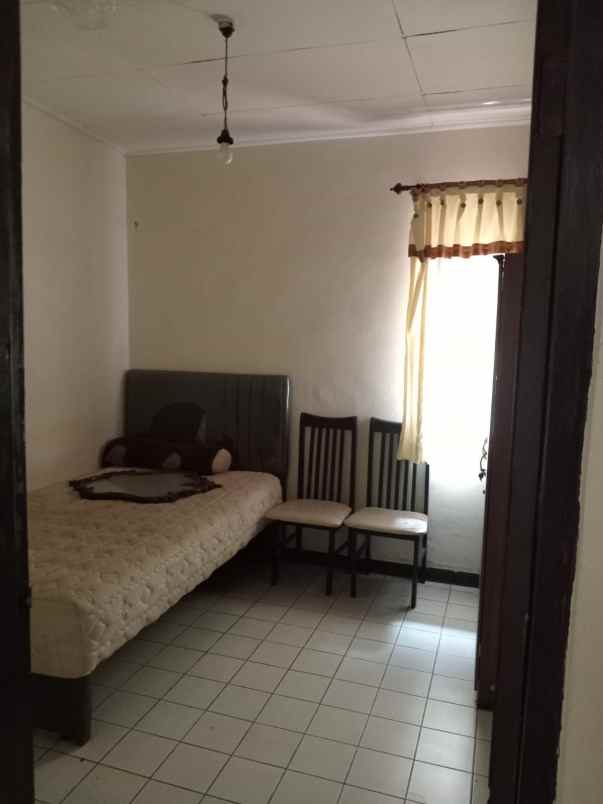 dijual rumah komplek arcamanik endah