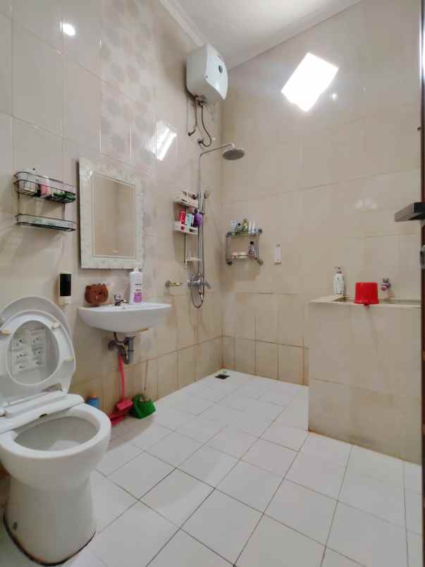 dijual rumah komplek bulog jatiwarna bekasi