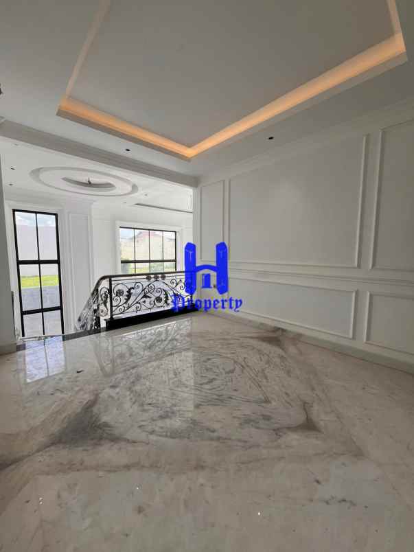 dijual rumah komplek graha metropolitan