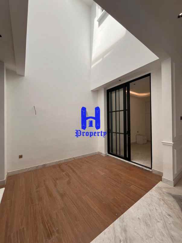 dijual rumah komplek graha metropolitan