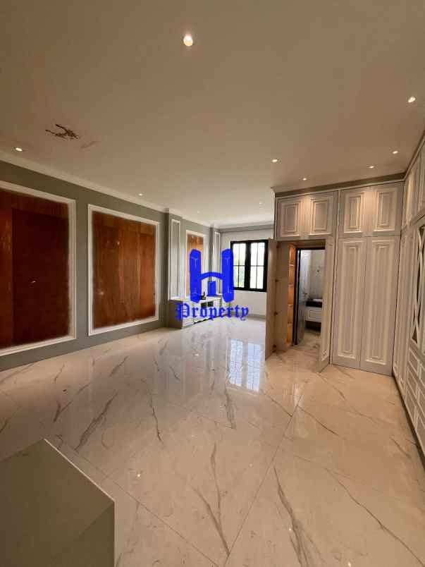 dijual rumah komplek graha metropolitan