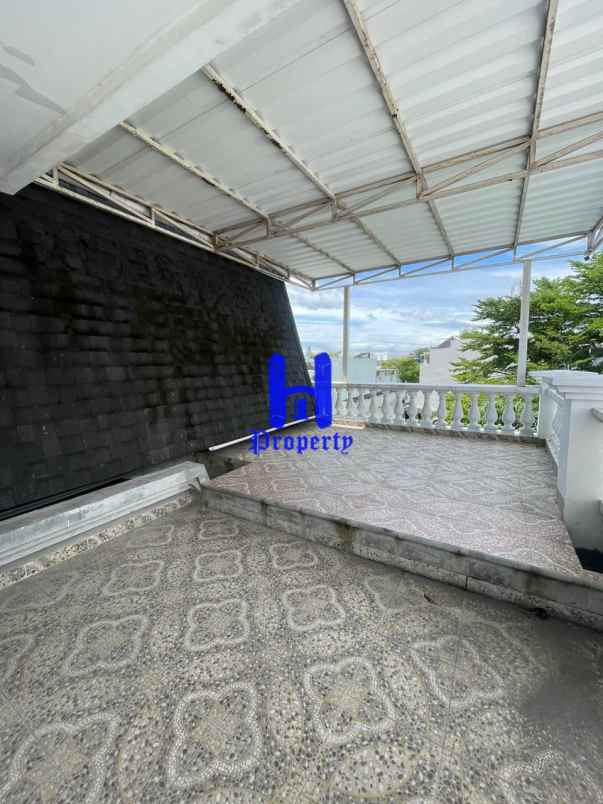 dijual rumah komplek graha metropolitan