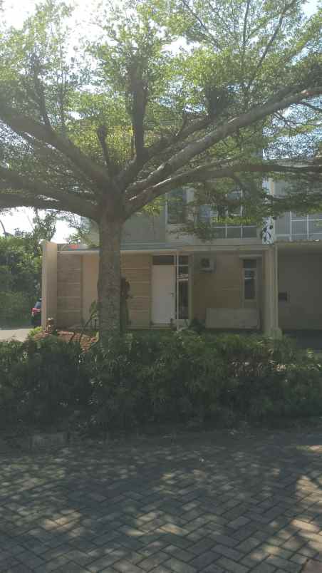 dijual rumah komplek grand parahyangan