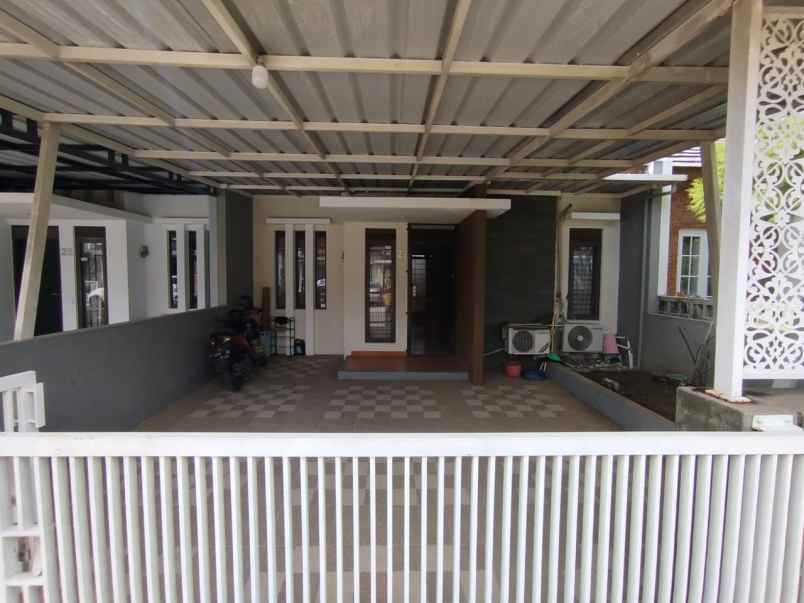 dijual rumah komplek grand sharon