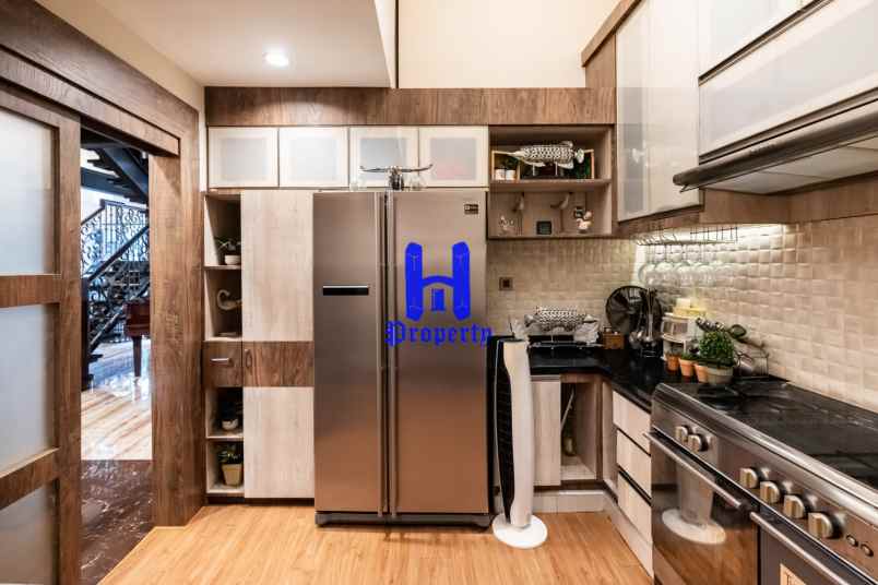 dijual rumah komplek natio residence