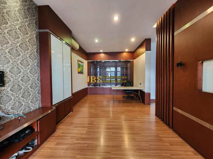 dijual rumah komplek padang golf mansion