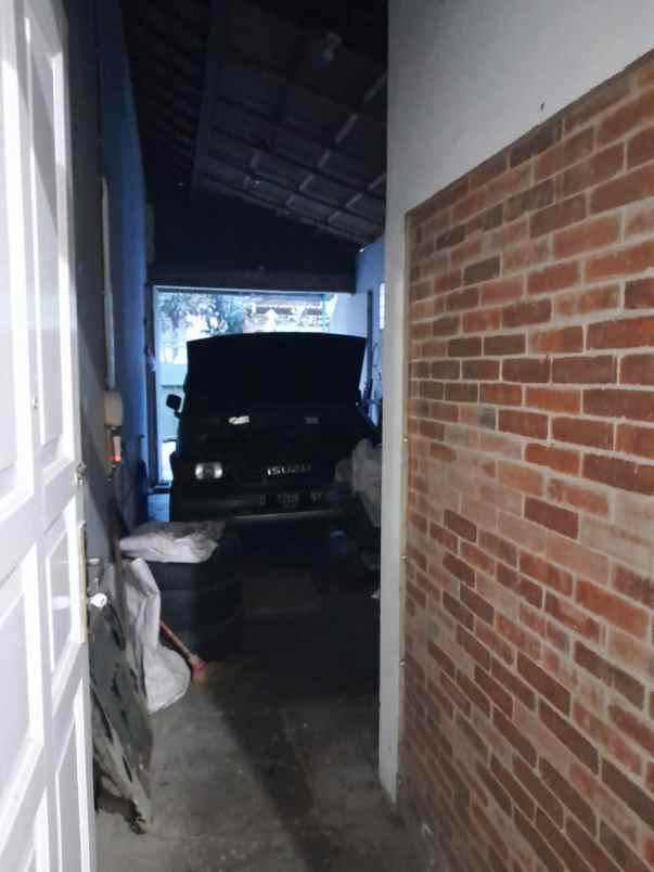 dijual rumah komplek sariwangi