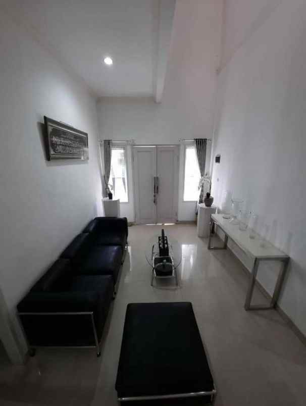 dijual rumah komplek sentosa asih