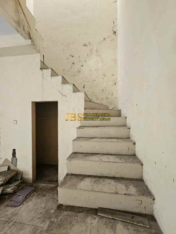 dijual rumah komplek somerset regency