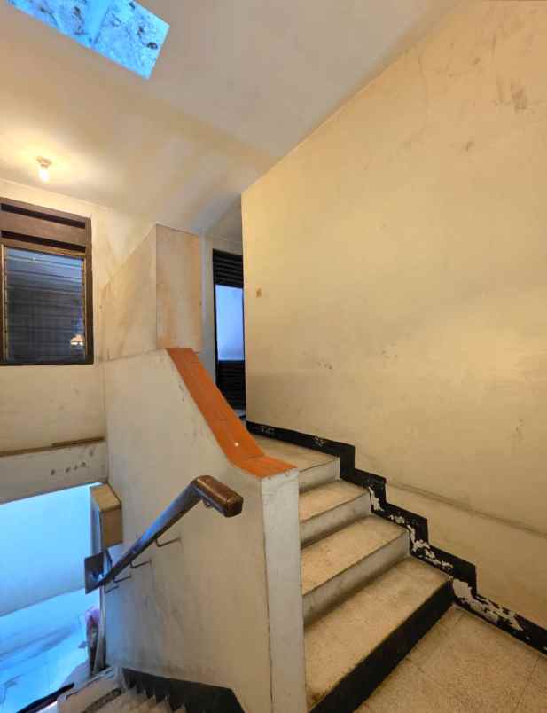 dijual rumah komplek widya chandra