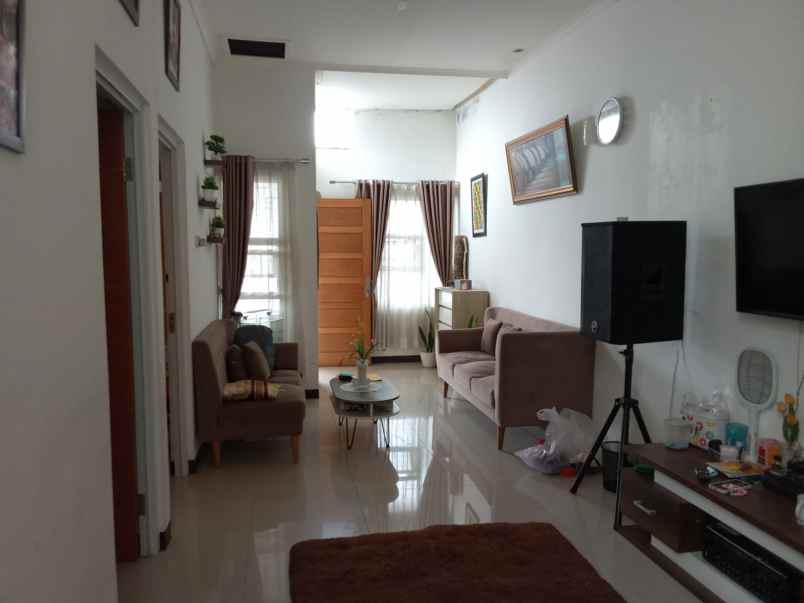 dijual rumah kompleks pesona mulya blok