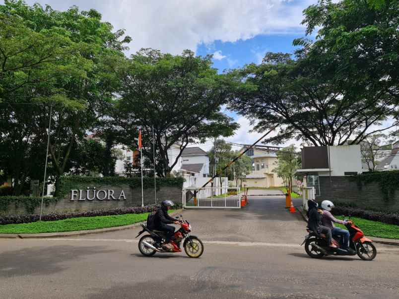 dijual rumah kost2an di cluster fluora talaga bestari