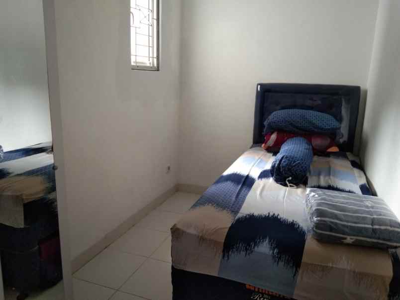 dijual rumah kost2an di cluster fluora talaga bestari