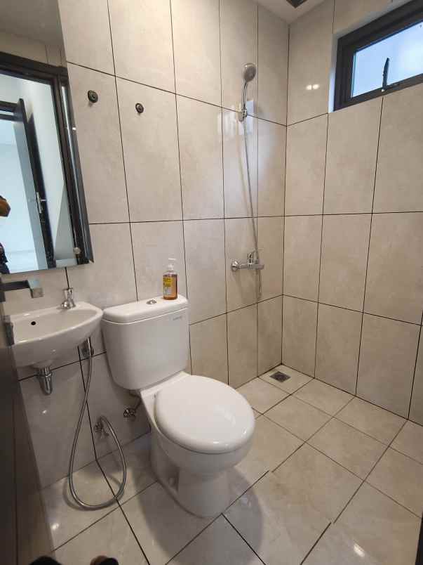 dijual rumah kota baru parahyangan