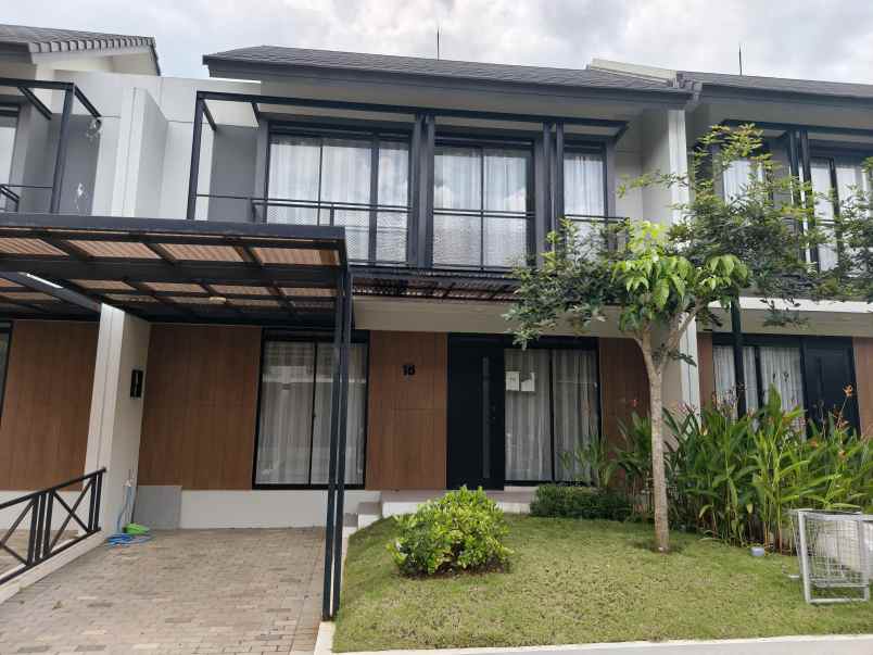 dijual rumah kota baru parahyangan