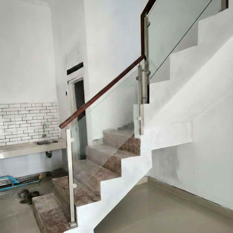 dijual rumah kp tengah kramat jati