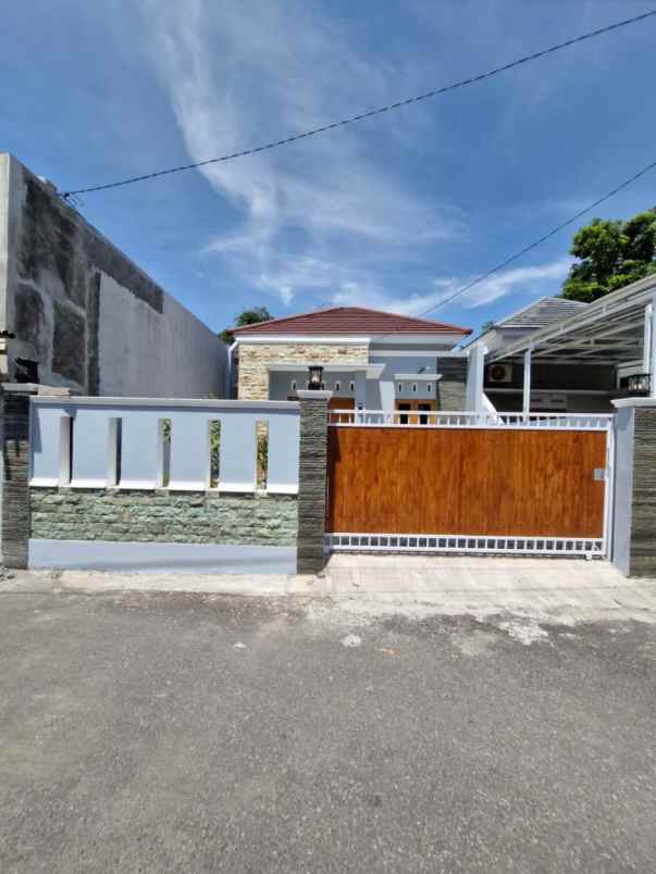 dijual rumah krapyak triharjo