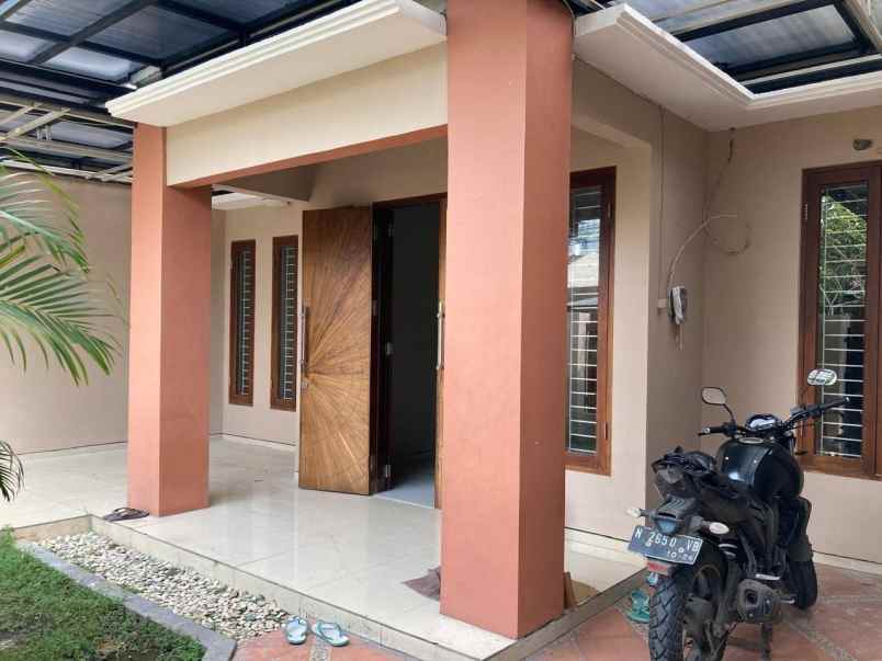 dijual rumah kutisari indah utara