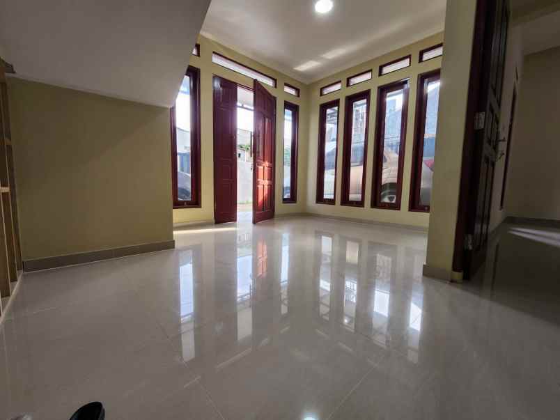 dijual rumah lampiri jatibening pondok