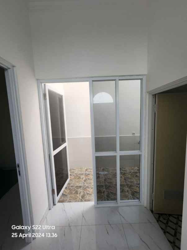 dijual rumah lapangan tembak cibubur