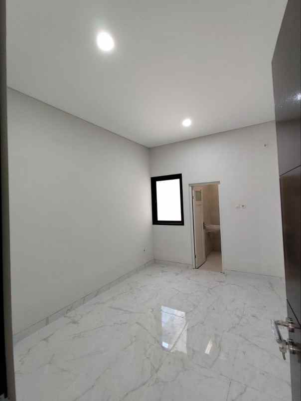 dijual rumah lebak arum