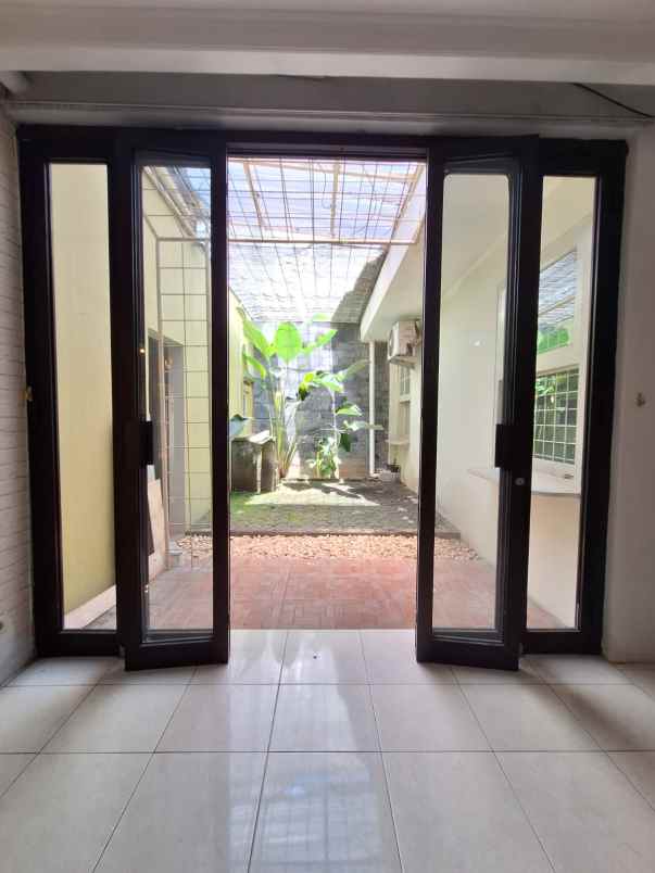 dijual rumah lebak lestari residence
