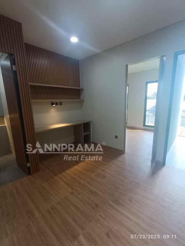 dijual rumah limo