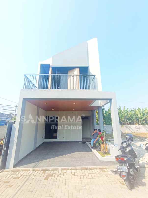 dijual rumah limo