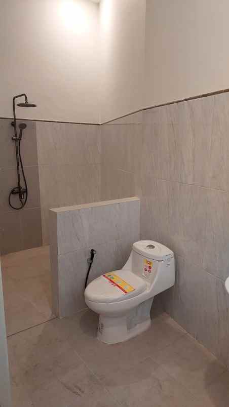 dijual rumah lokasi perumahan araya malang