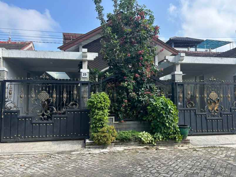 dijual rumah lokasi sengkaling malang