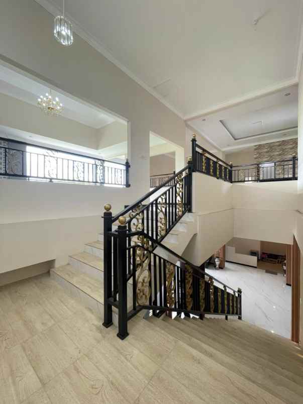 dijual rumah maguwoharjo depok sleman