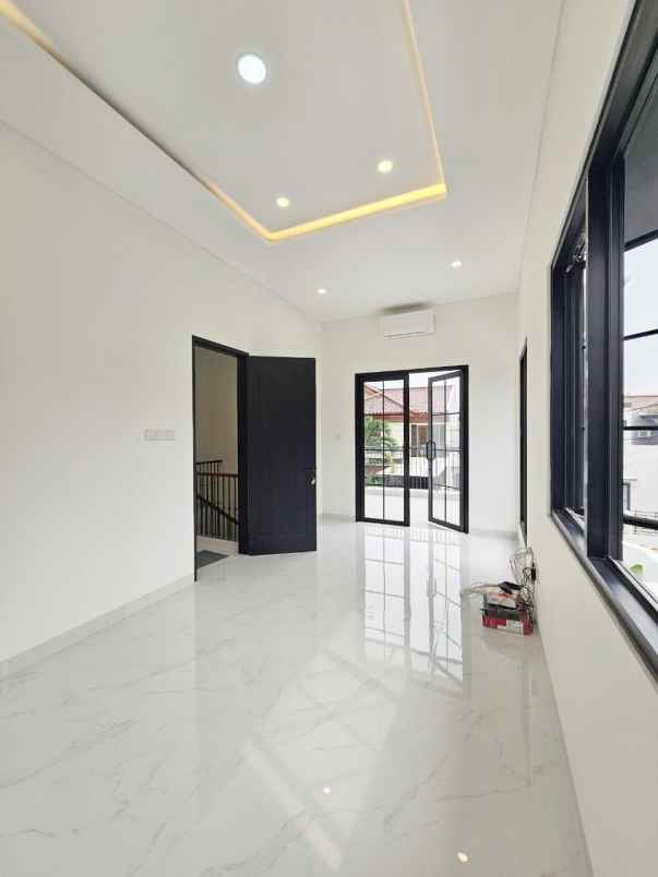 dijual rumah maleo sektor 9 bintaro
