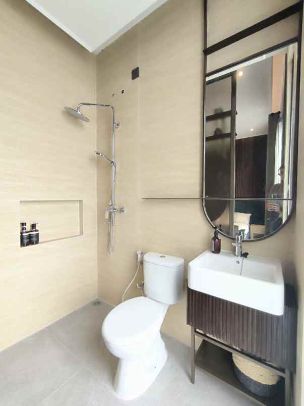 dijual rumah mansion nine