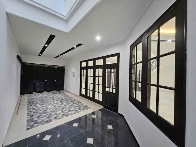 dijual rumah manyar kertoadi