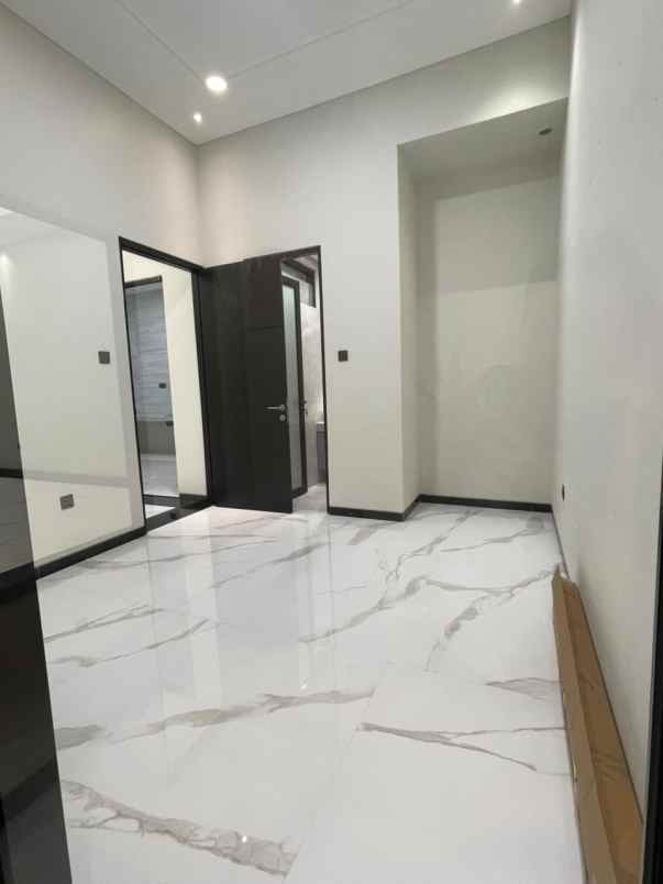 dijual rumah manyar kertoadi