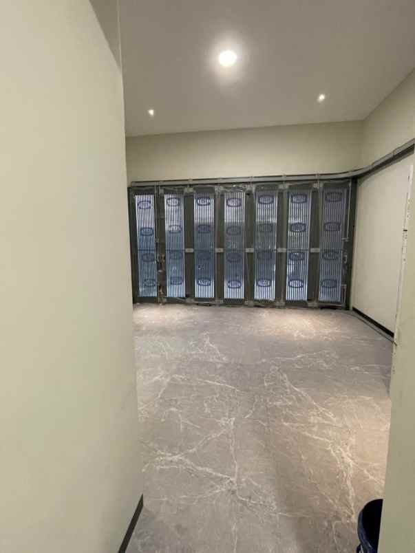 dijual rumah manyar kertoadi