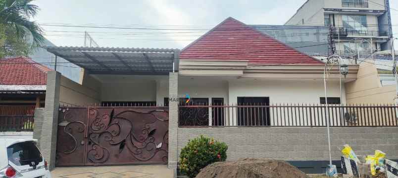 dijual rumah manyar kertoarjo