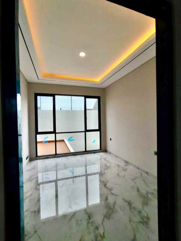 dijual rumah manyar kertoarjo